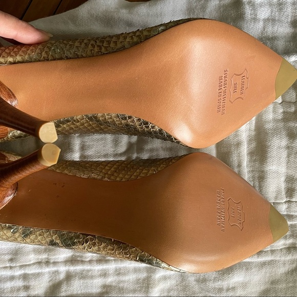 Stuart Weitzman Metallic Gold Snakeskin Heels Pumps stiletto shoes almost new 10 - Picture 12 of 13